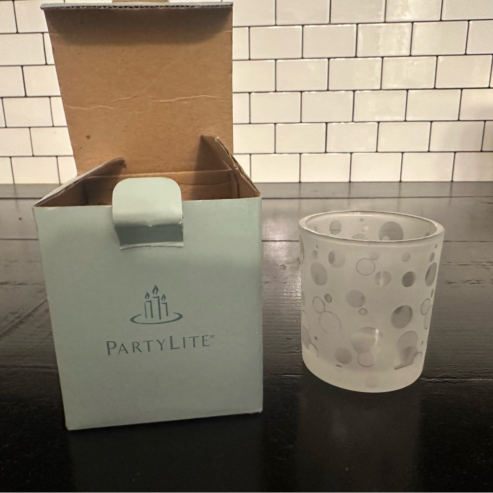Dotty votive holder from PartyLite
*New in package*